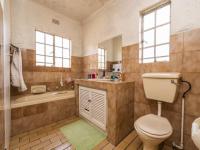 Main Bathroom - 8 square meters of property in Mayfield Park