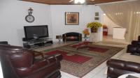 Lounges - 124 square meters of property in Hertzogville