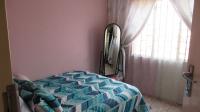 Bed Room 1 - 10 square meters of property in Naturena