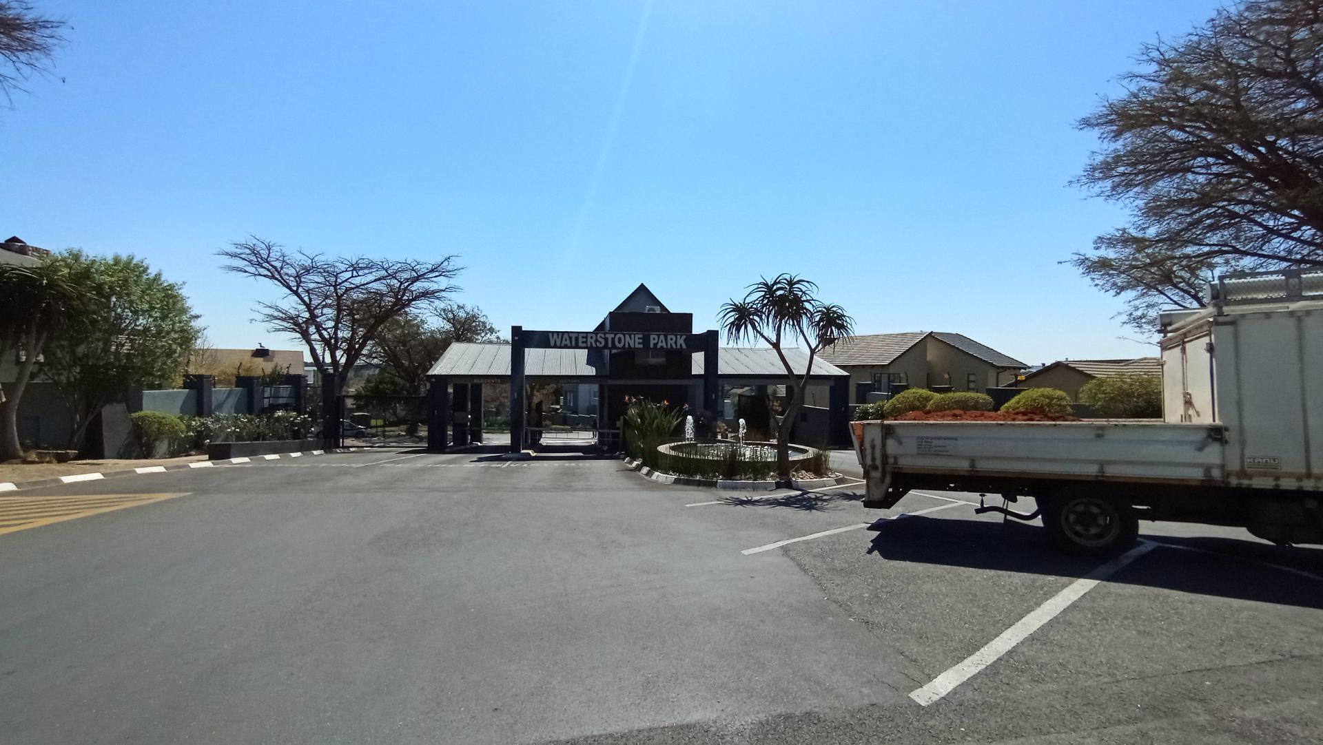 Front View of property in Greenstone Hill