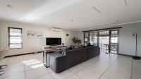 Lounges of property in Greenstone Hill