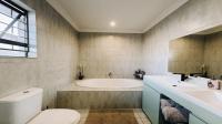 Bathroom 1 of property in Greenstone Hill