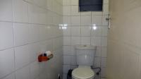 Bathroom 1 - 11 square meters of property in Driehoek