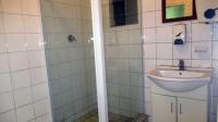 Bathroom 1 - 11 square meters of property in Driehoek