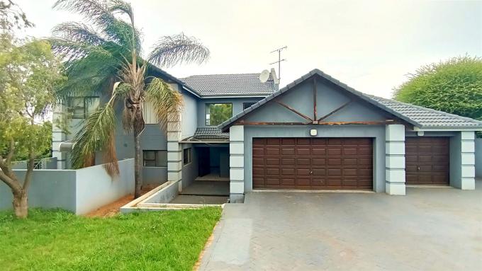 Standard Bank SIE Sale In Execution 4 Bedroom House for Sale in Kosmos Ridge - MR407316