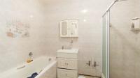Flatlet - 44 square meters of property in Kosmos Ridge
