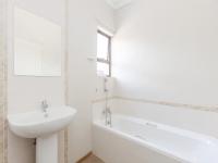 Bathroom 1 of property in Roodepoort