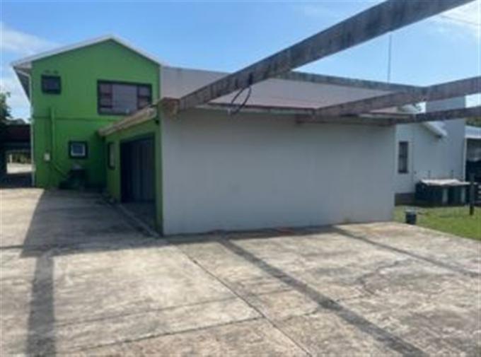 Standard Bank SIE Sale In Execution 4 Bedroom House for Sale in Beacon Bay - MR407341