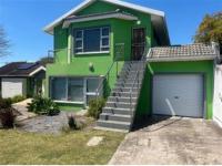 Front View of property in Beacon Bay