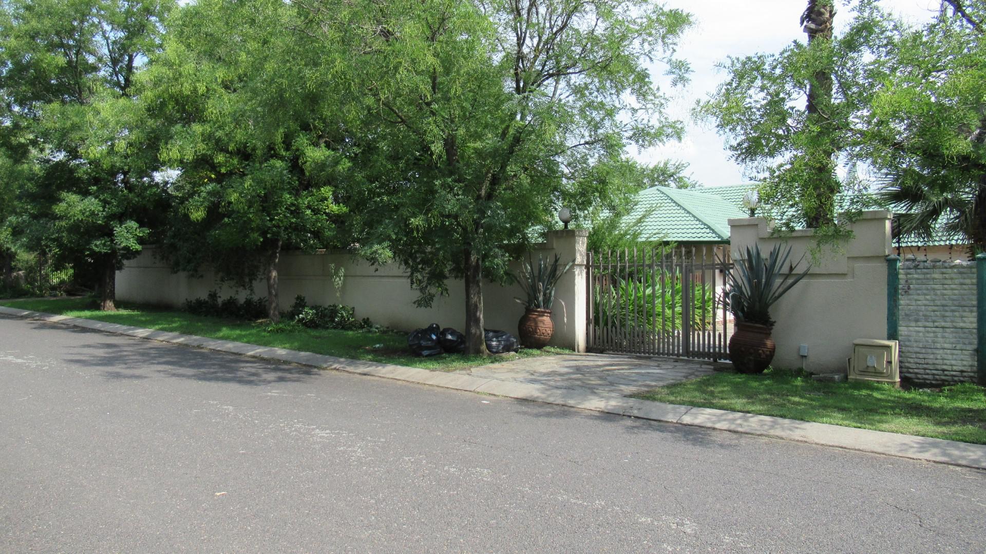 Front View of property in Secunda