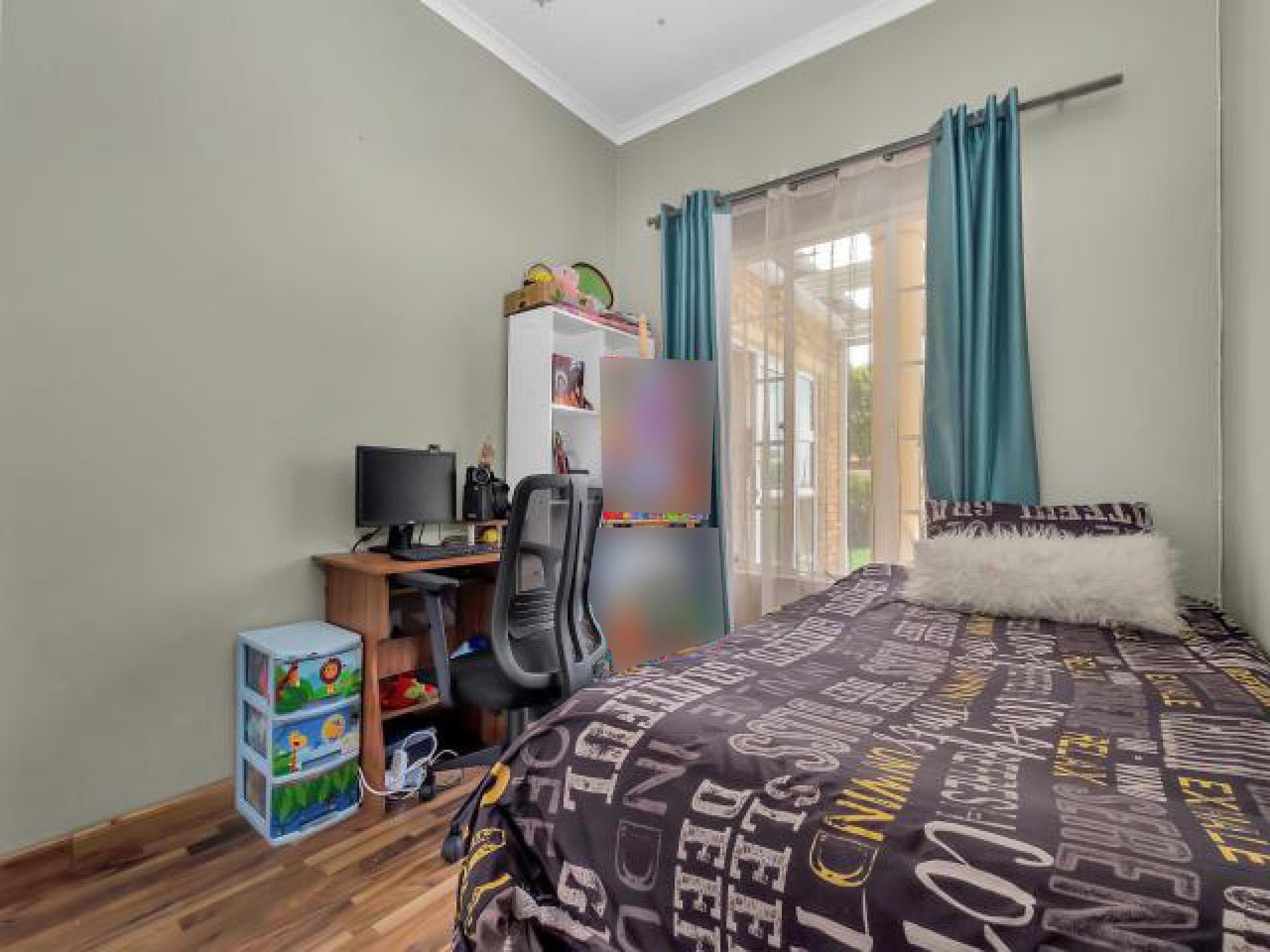 Bed Room 3 of property in Northgate (JHB)