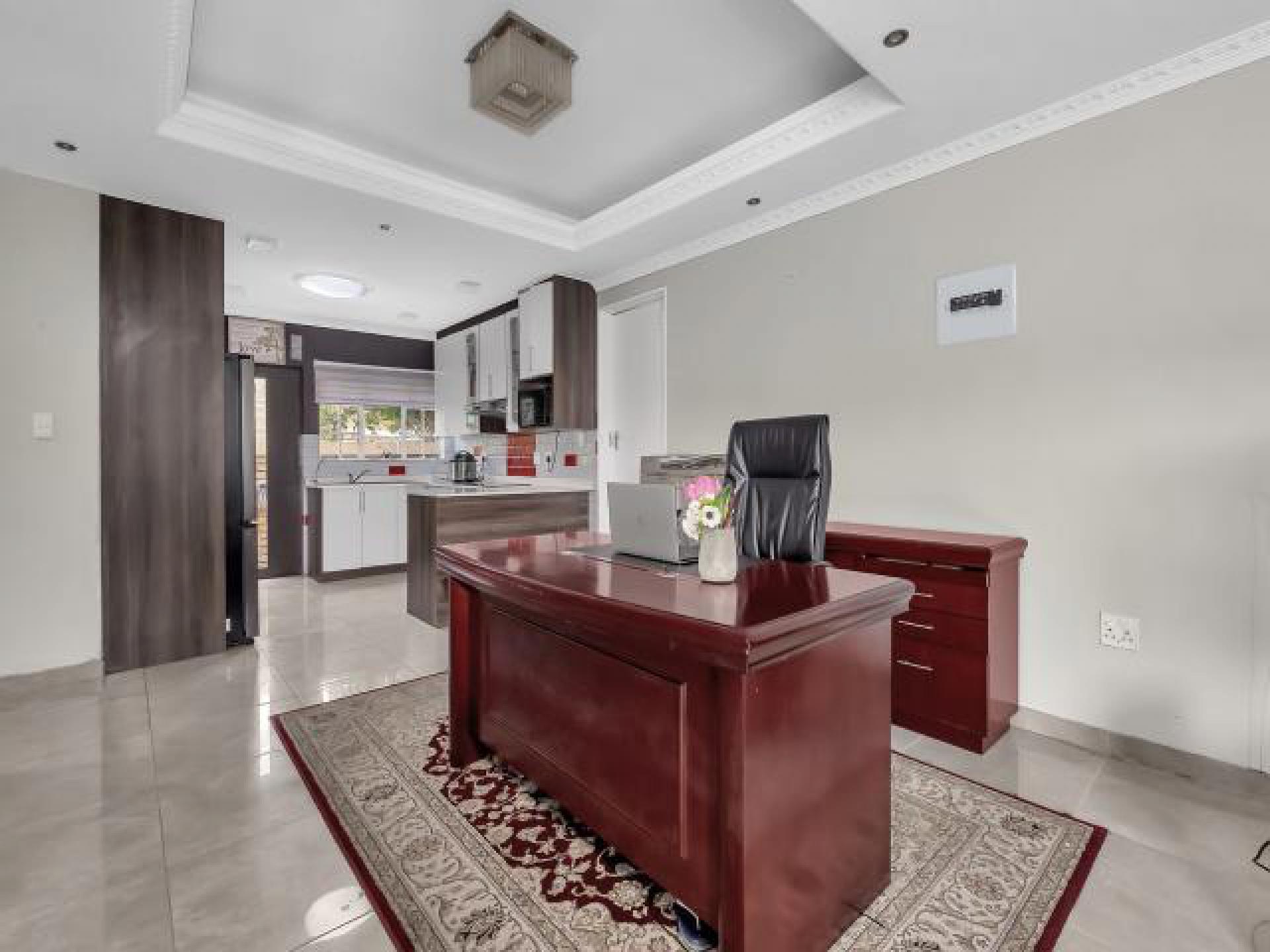 Dining Room - 17 square meters of property in Northgate (JHB)