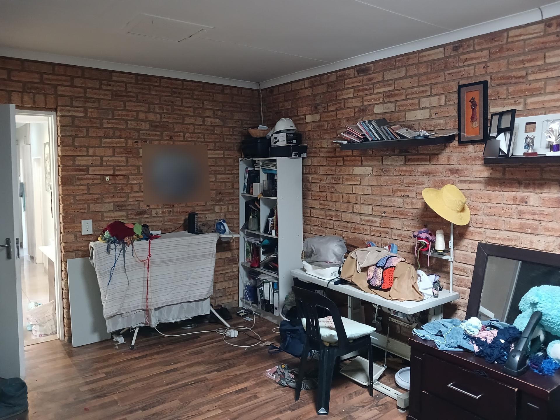 Spaces - 5 square meters of property in Northgate (JHB)