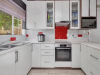 Kitchen - 9 square meters of property in Northgate (JHB)