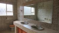 Main Bathroom - 34 square meters of property in Rynfield