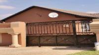 Front View of property in Roodekop