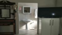 Main Bathroom - 4 square meters of property in Laaiplek