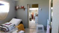 Main Bedroom - 48 square meters of property in Bluff