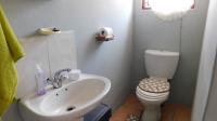 Main Bathroom - 10 square meters of property in Bluff