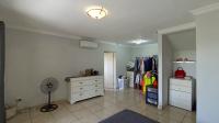 Main Bedroom - 27 square meters of property in Ballitoville