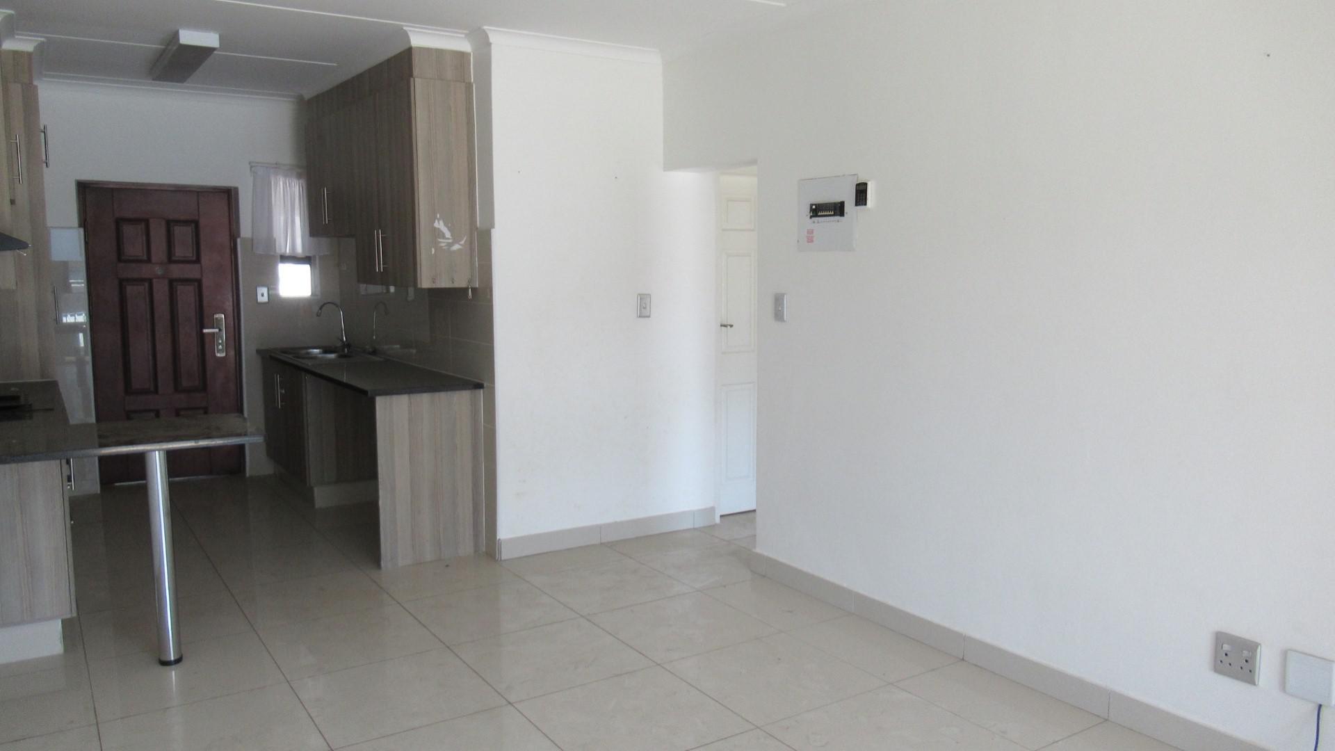 Lounges - 16 square meters of property in Crystal Park