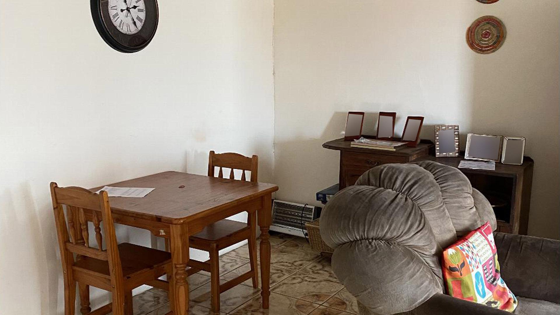 Lounges of property in Ibhayi (Zwide)