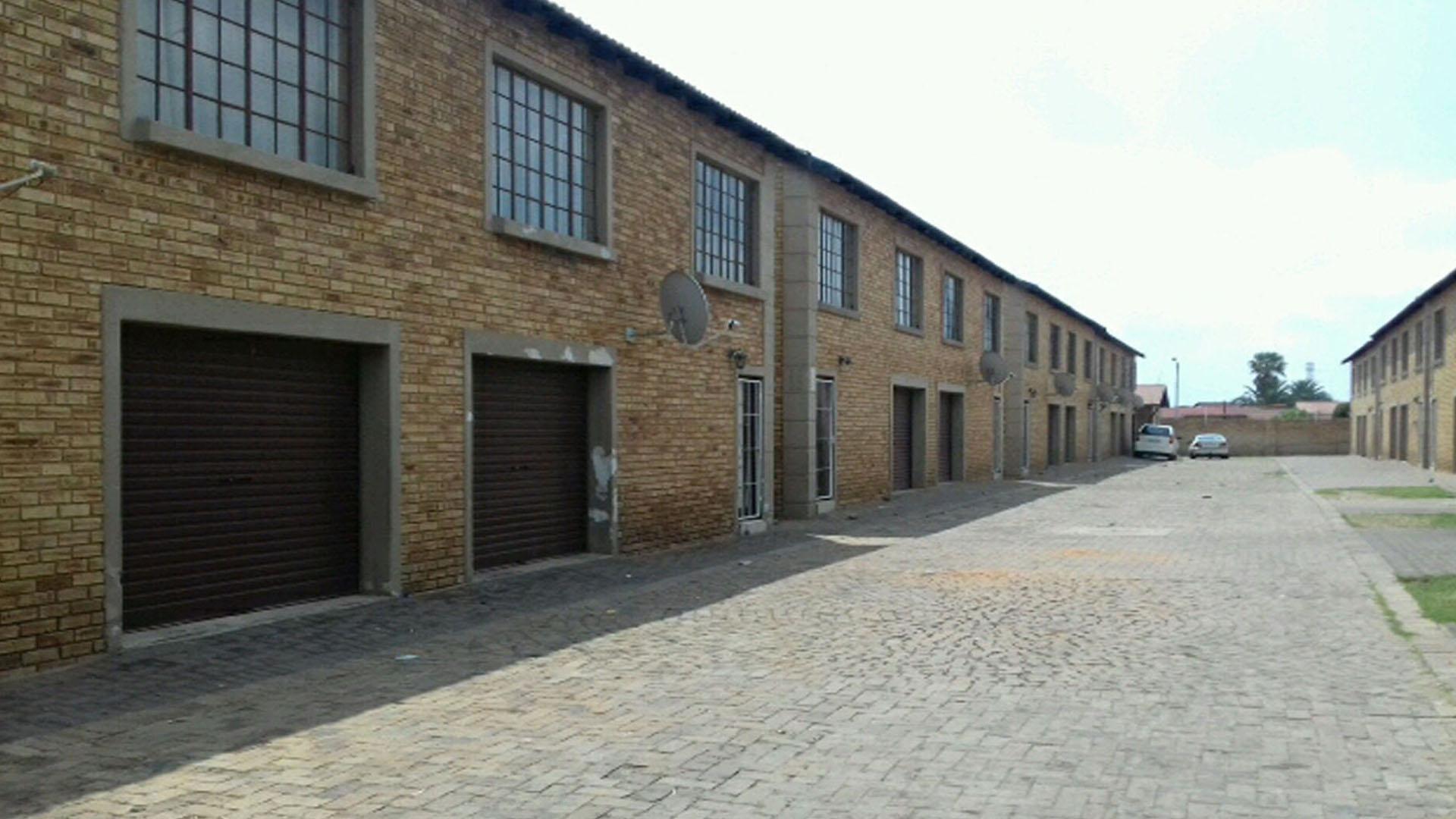 Front View of property in Randfontein