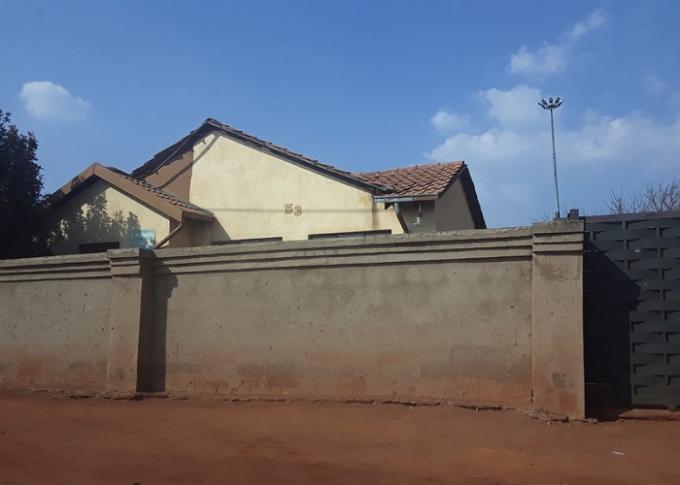 FNB SIE Sale In Execution 3 Bedroom House for Sale in Vosloorus - MR410585