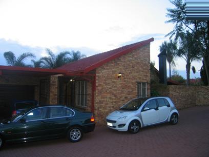 2 Bedroom Duet for Sale For Sale in Garsfontein - Private Sale - MR41103