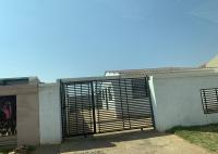 3 Bedroom 1 Bathroom House for Sale for sale in Protea Glen