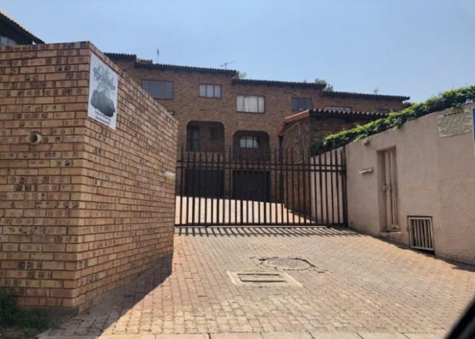 FNB SIE Sale In Execution 3 Bedroom Sectional Title for Sale in Yeoville - MR411137