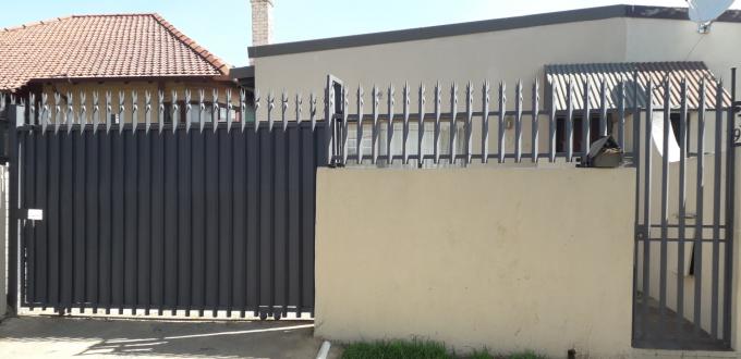 3 Bedroom House for Sale For Sale in Kenilworth - JHB - MR411139