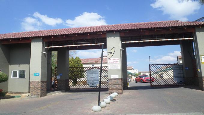 FNB SIE Sale In Execution 2 Bedroom Sectional Title for Sale in Bromhof - MR411140