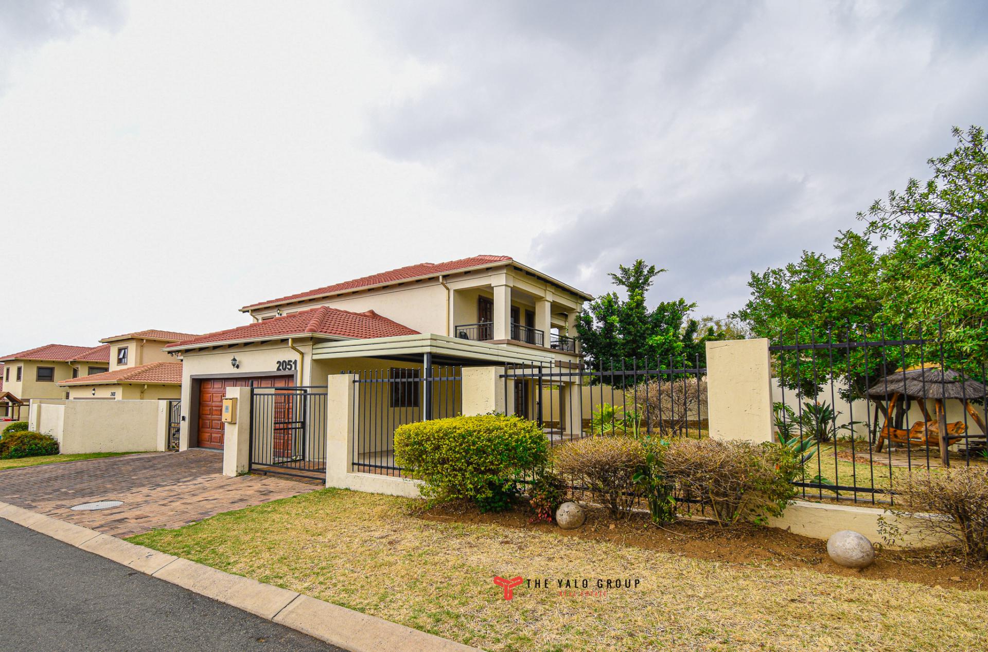 3 Bedroom Cluster to Rent in Noordwyk Property to rent M