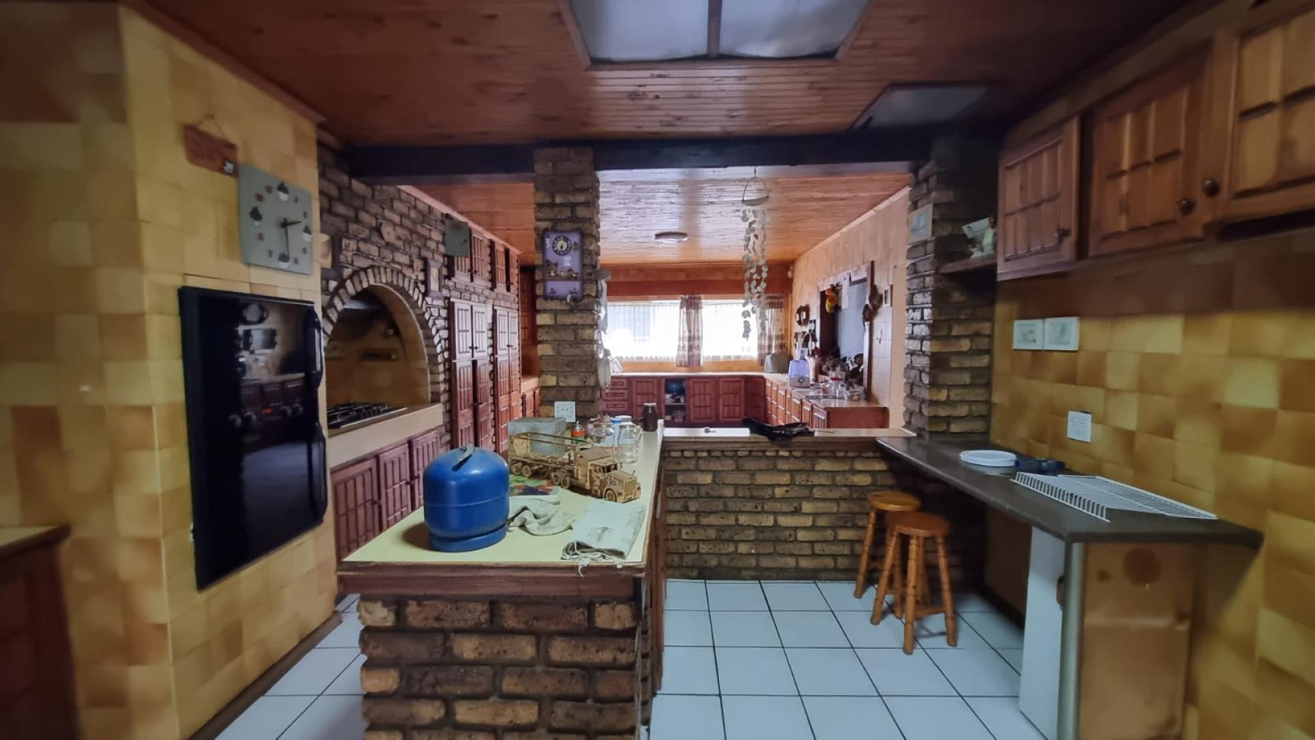 Kitchen of property in Delmas