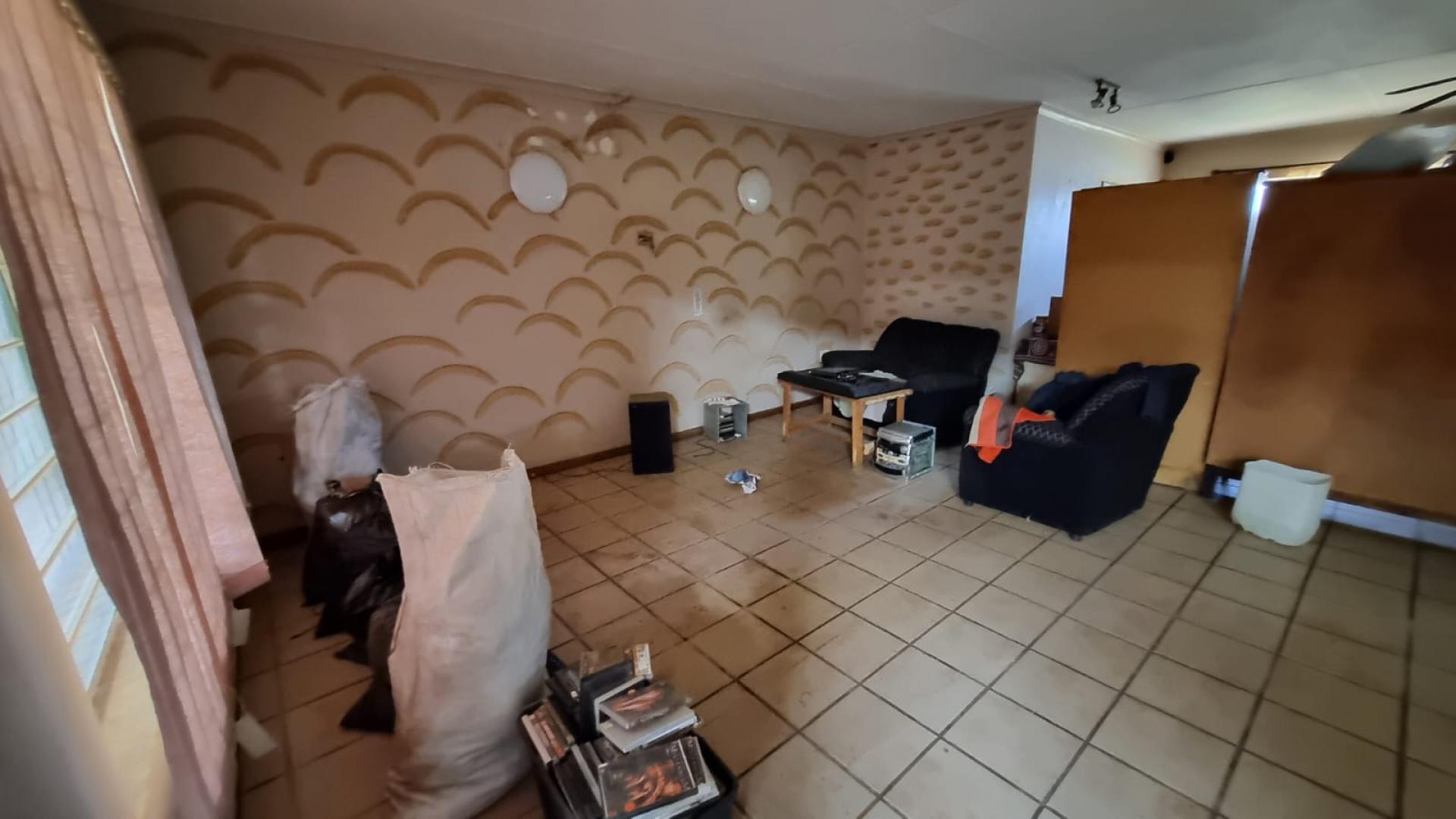 Lounges of property in Delmas