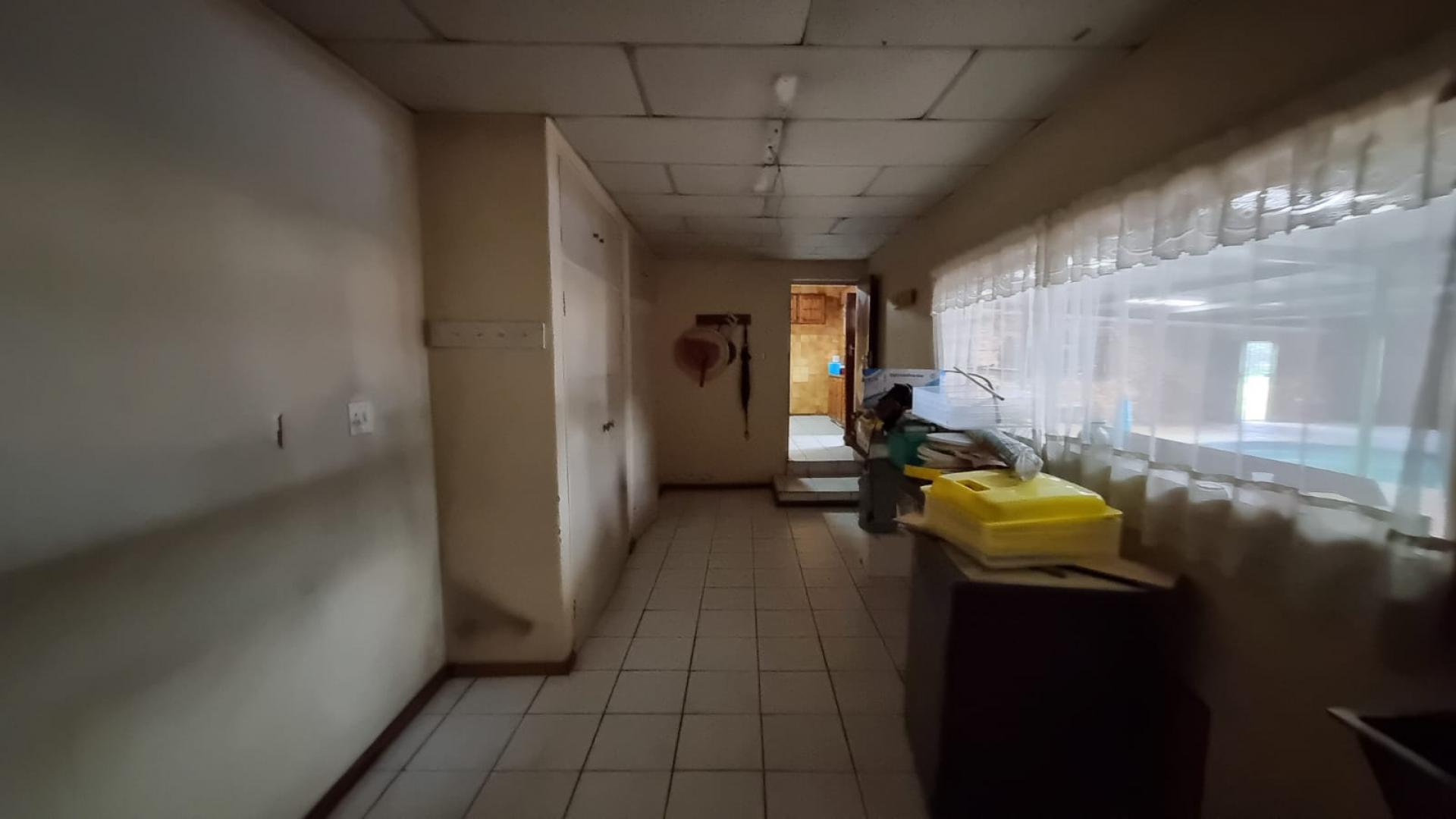 Spaces of property in Delmas