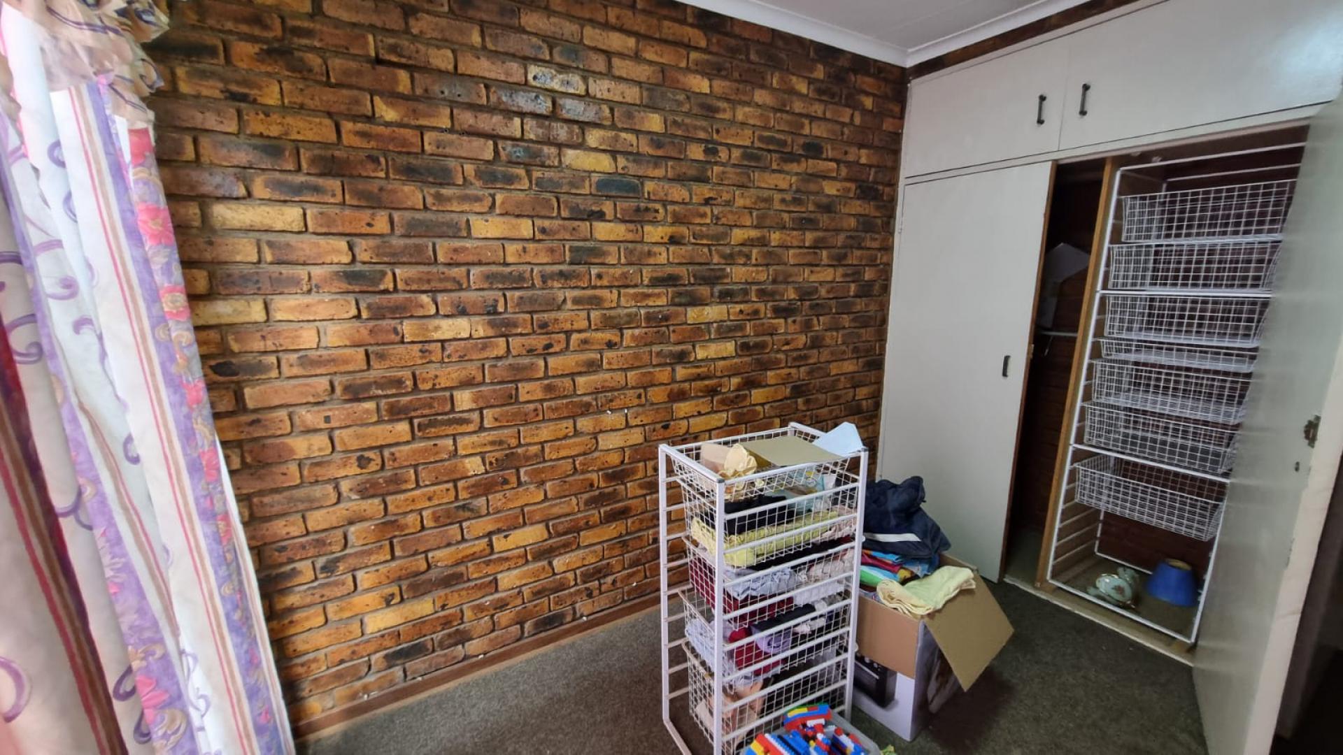 Bed Room 2 of property in Delmas