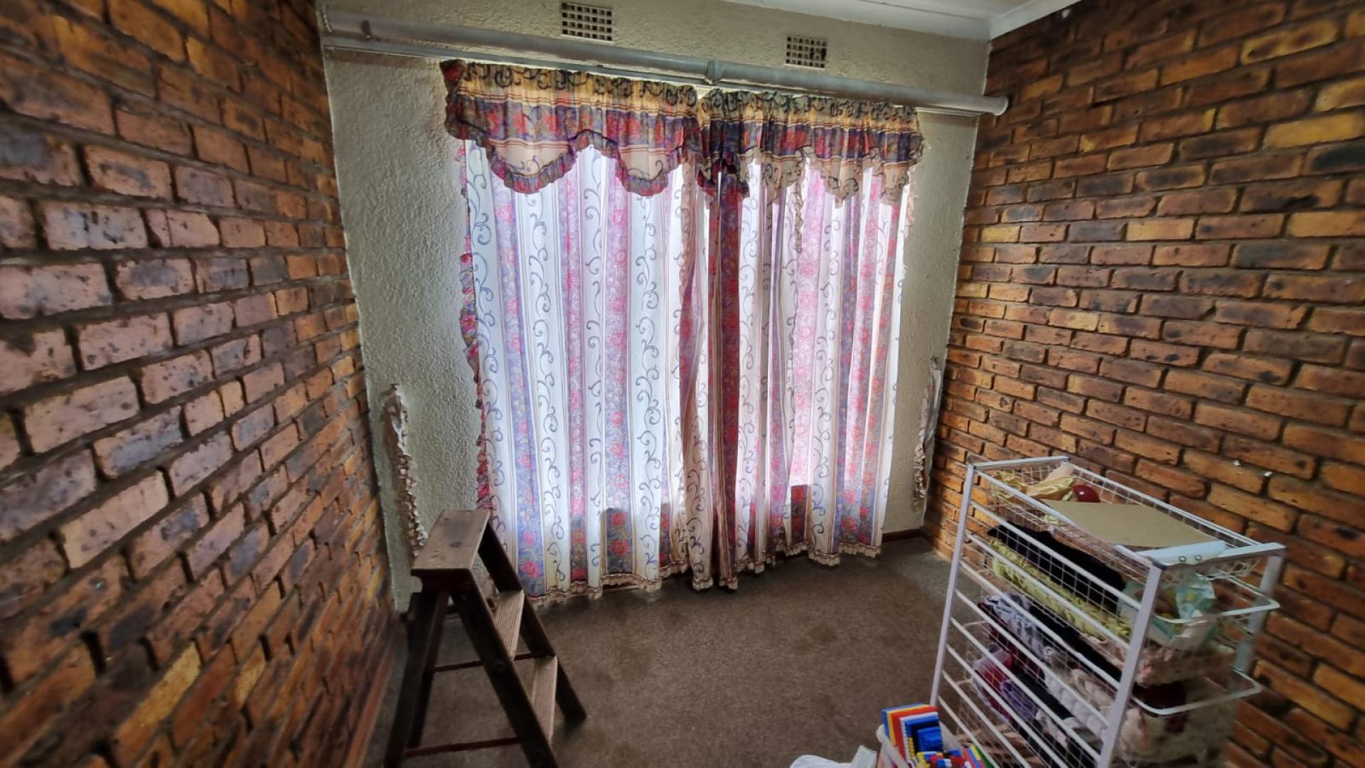 Bed Room 2 of property in Delmas