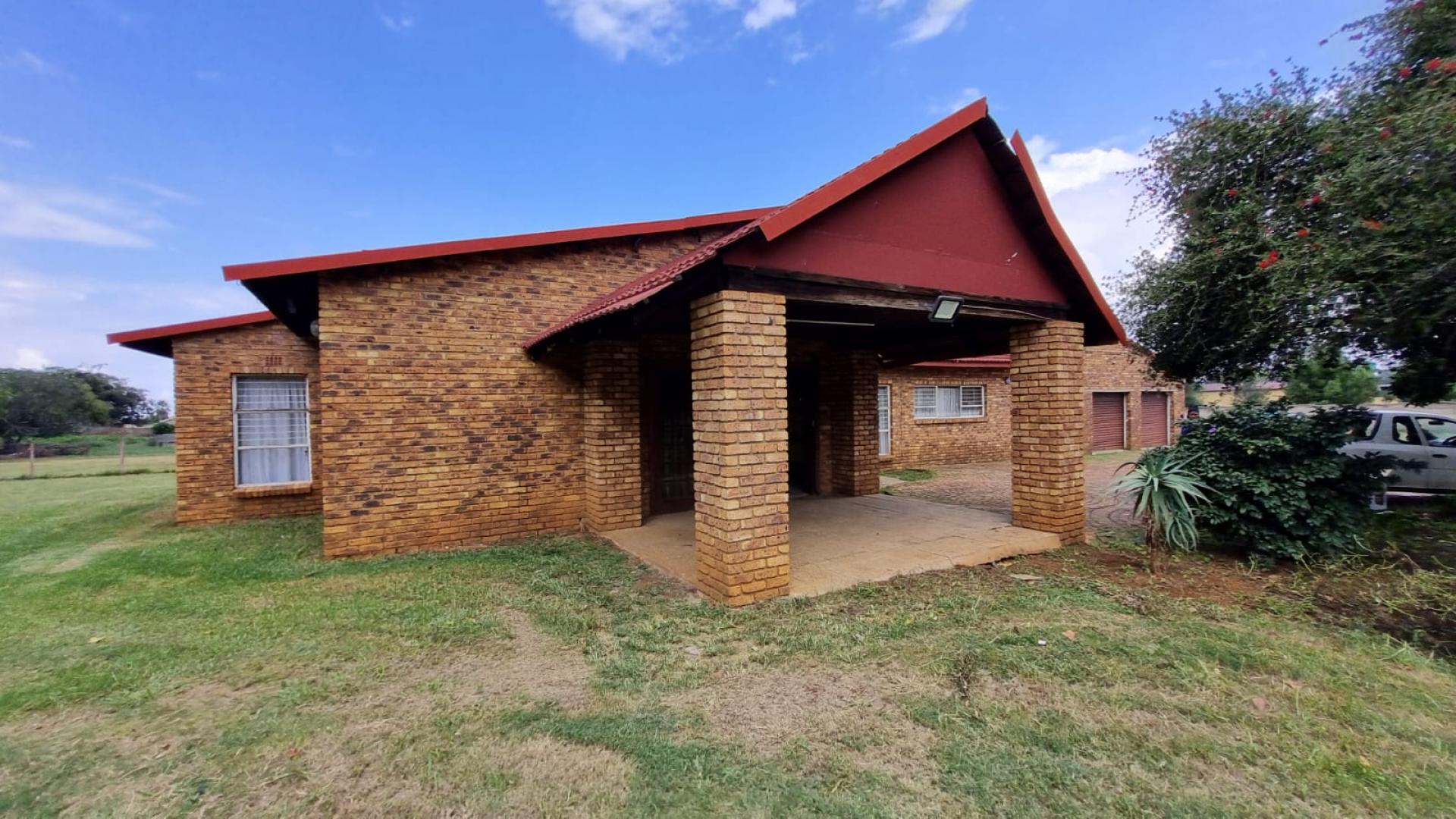 Front View of property in Delmas