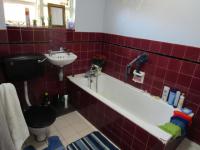 Bathroom 2 - 7 square meters of property in Lansdowne