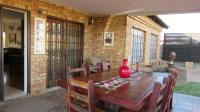 Patio - 23 square meters of property in Riversdale