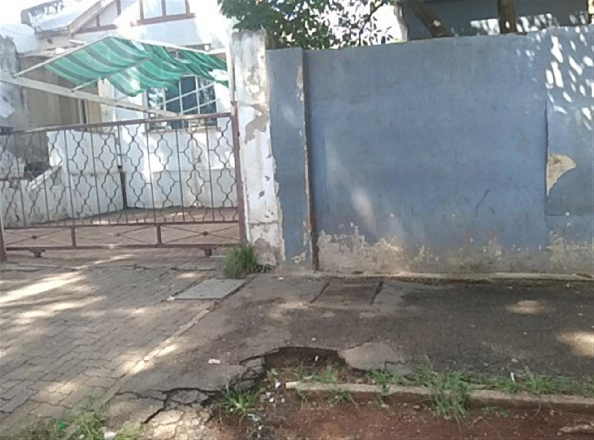 Front View of property in Yeoville