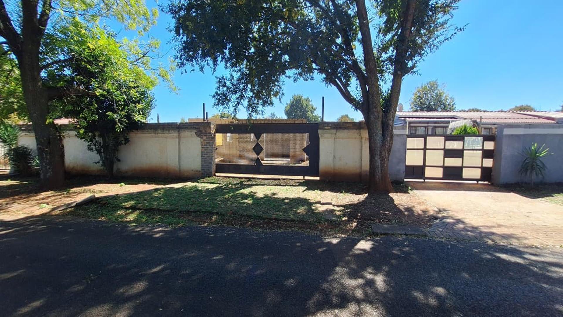 Front View of property in Klipwater