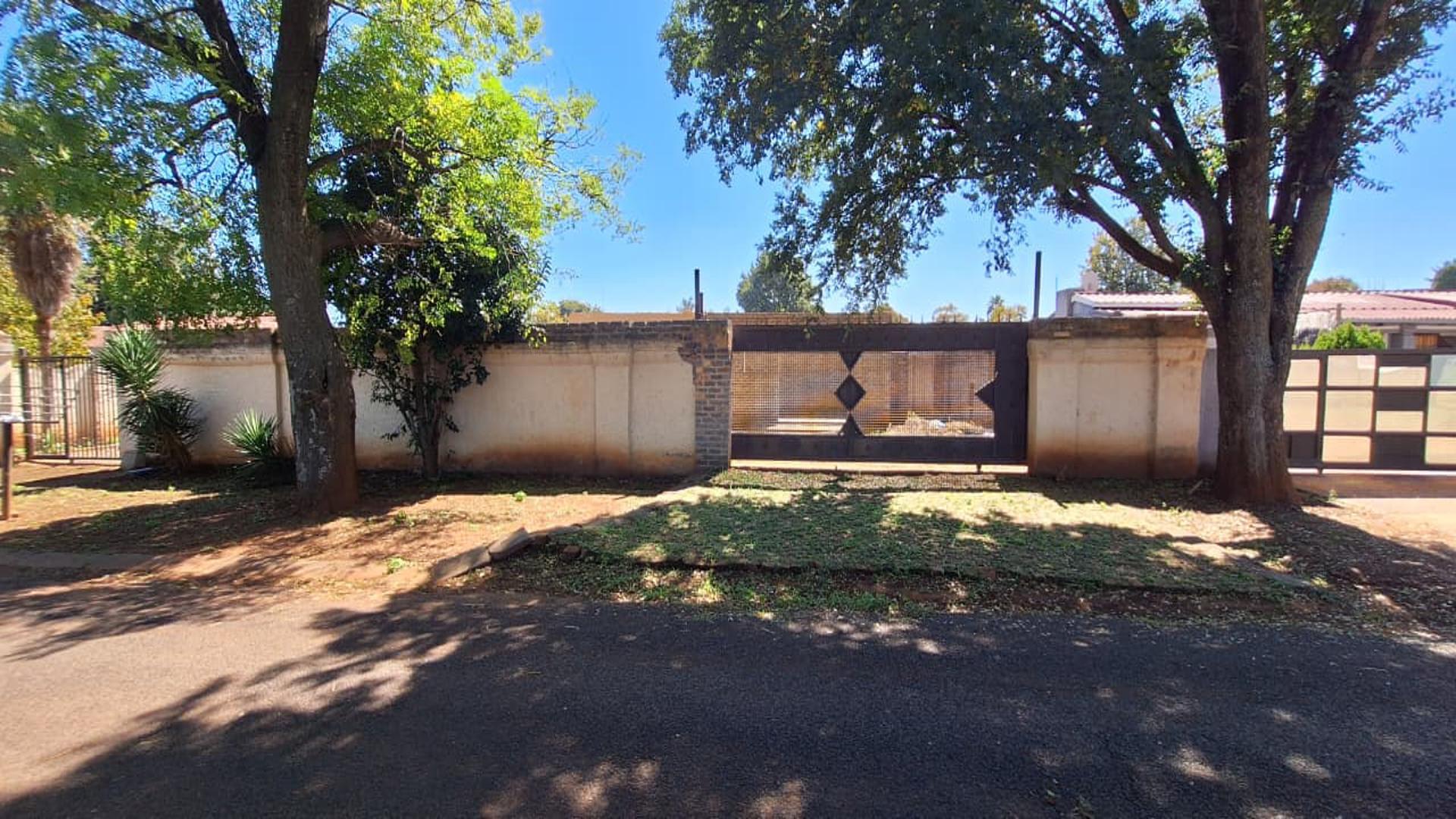 Front View of property in Klipwater