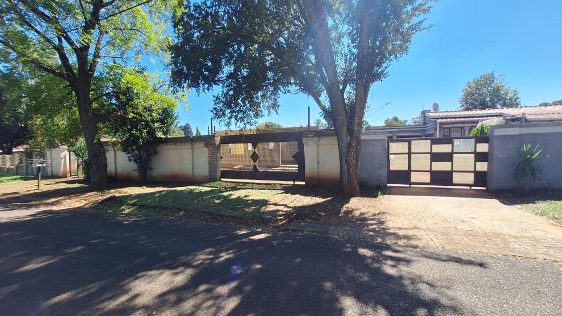 Front View of property in Klipwater