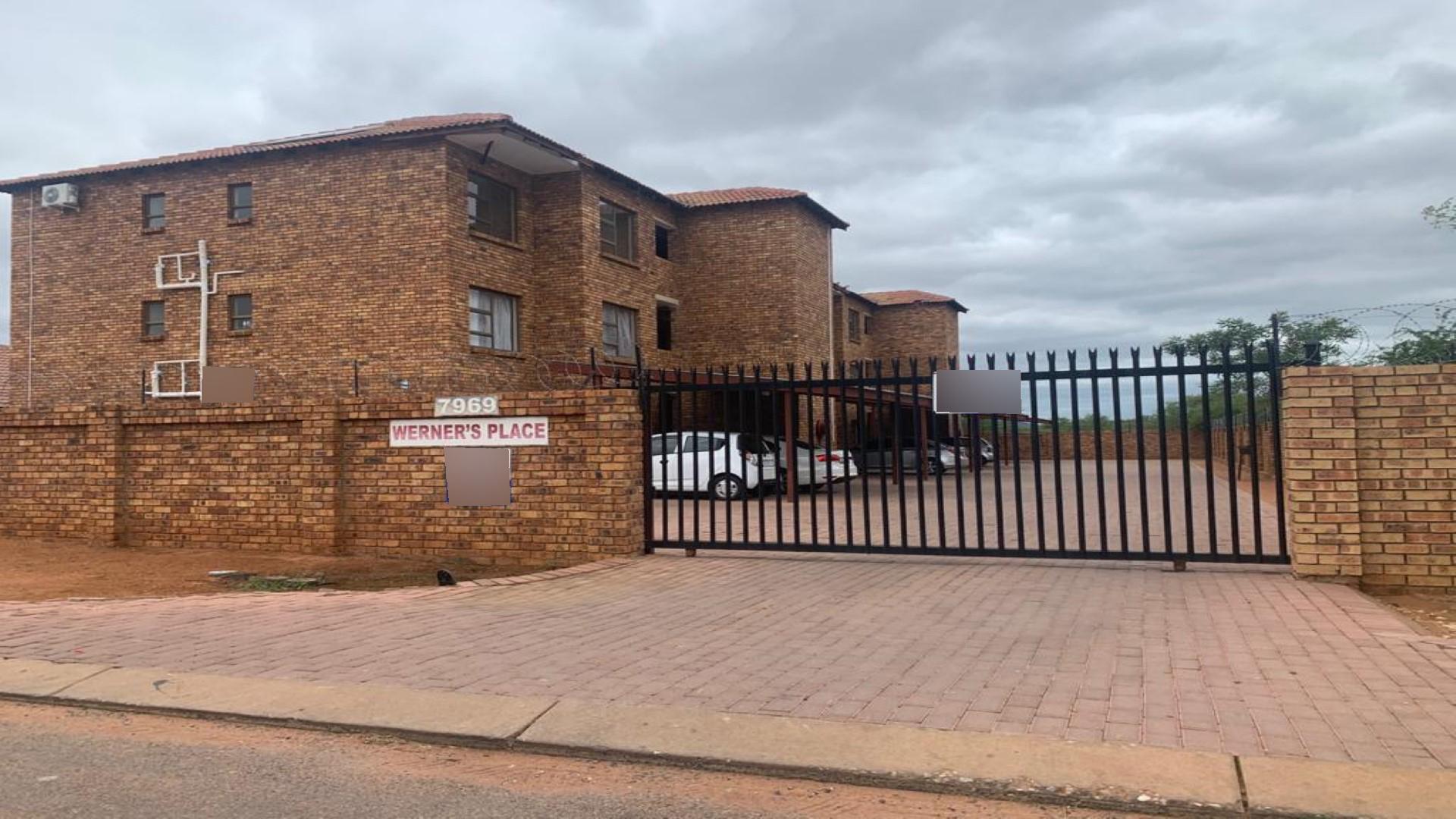 Front View of property in Lephalale (Ellisras)