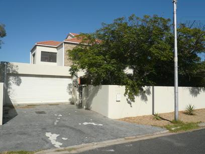 3 Bedroom House for Sale For Sale in Milnerton - Private Sale - MR41331