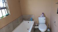 Bathroom 1 - 5 square meters of property in Toekomsrus