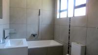 Bathroom 3+ - 12 square meters of property in Tijger Vallei